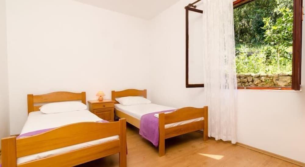 Kuća Marija Apartment, 5 Bedrooms, Terrace 2