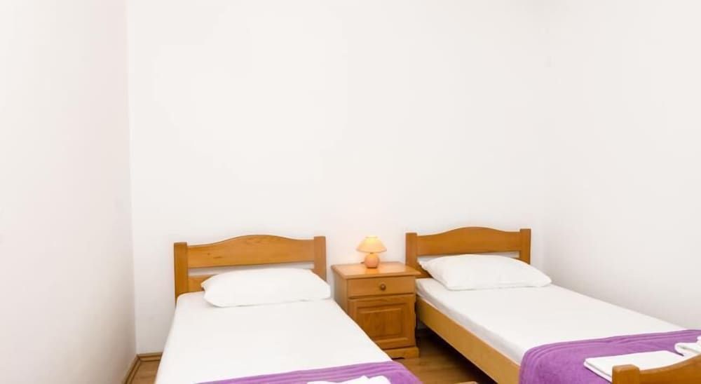 Kuća Marija Apartment, 5 Bedrooms, Terrace 3