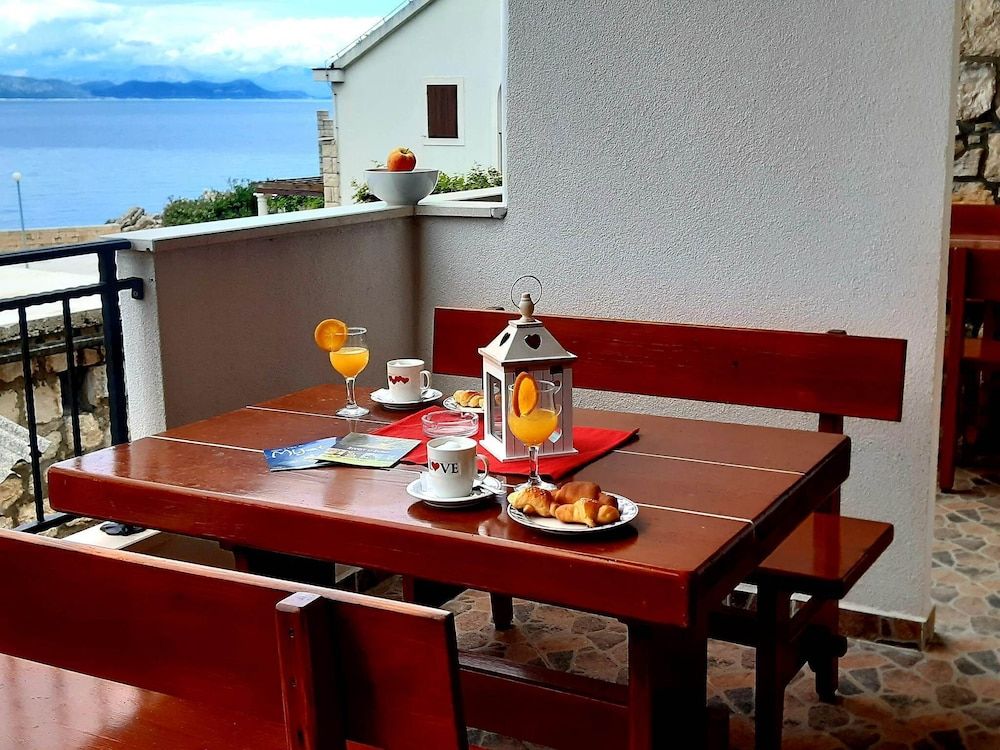 Apartment (One Bedroom Apartment with Balcony an)