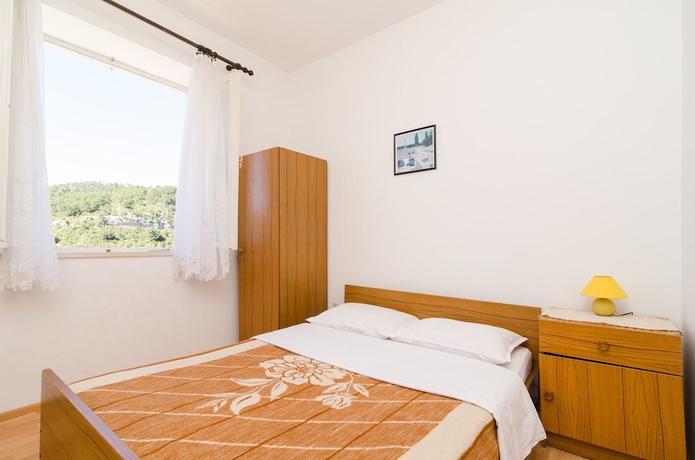 Basic Room, 1 Queen Bed, Sea View