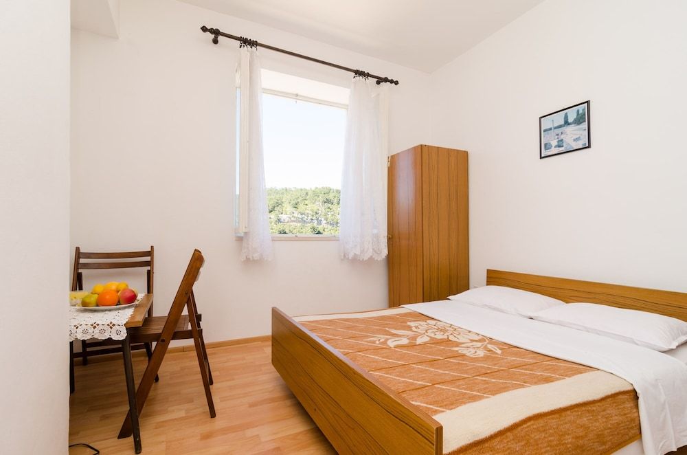 Basic Room, 1 Queen Bed, Sea View