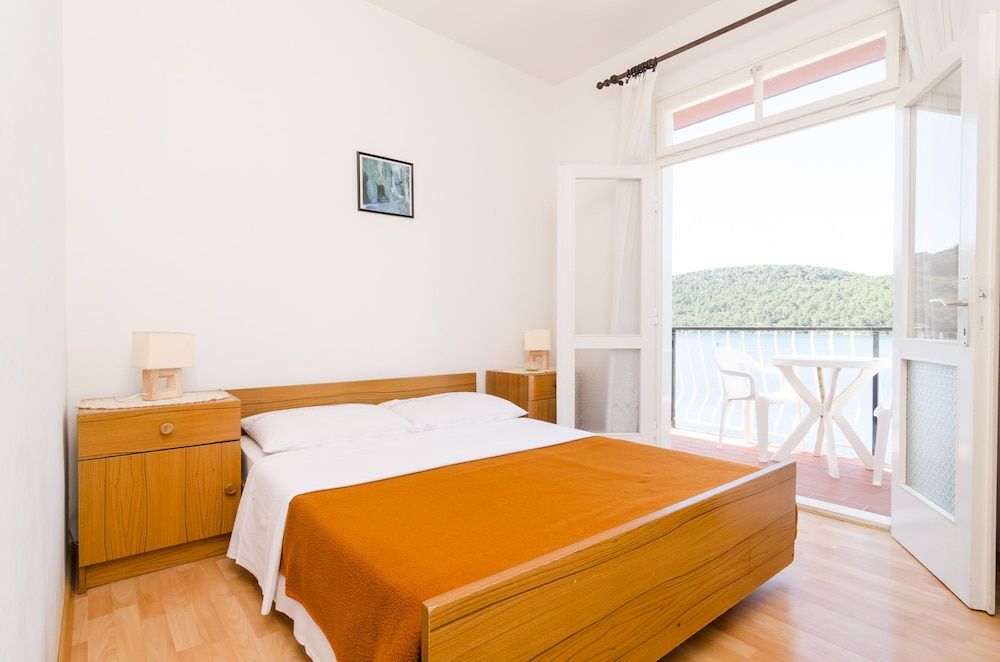 Basic Room, 1 Queen Bed, Balcony, Sea View