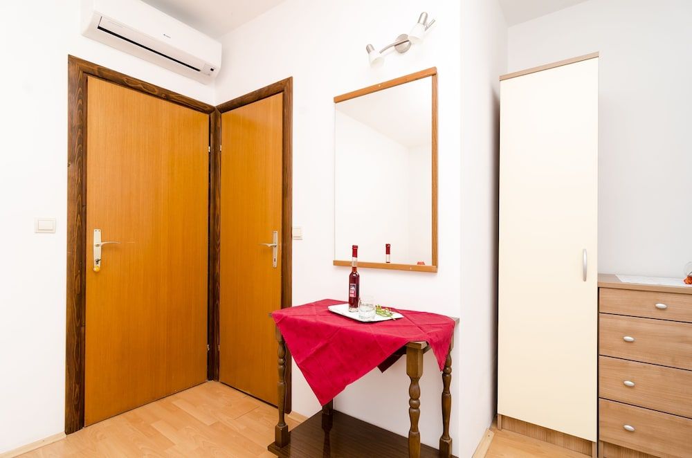 Rooms Karla Standard Room, 1 Double Bed, Balcony, Sea View 11