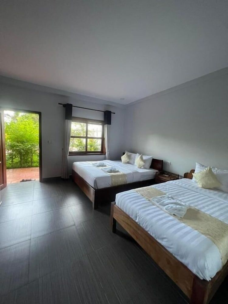 The moon kampot boutique