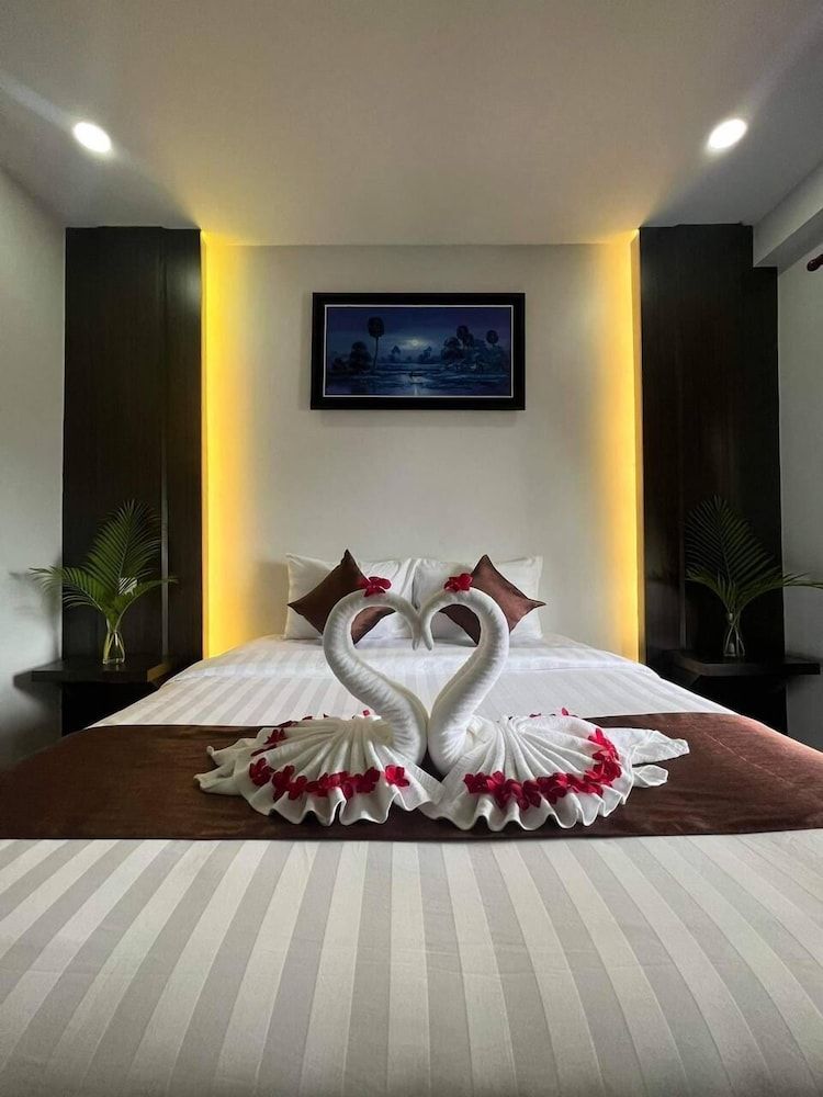 The moon kampot boutique Basic Double Room 2