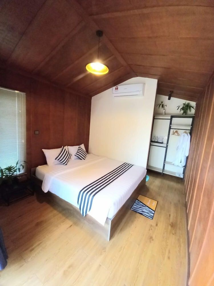Kampot Tropical Village Double Room 10