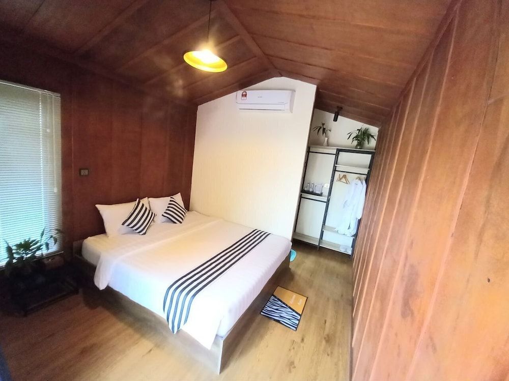 Kampot Tropical Village Double Room 12