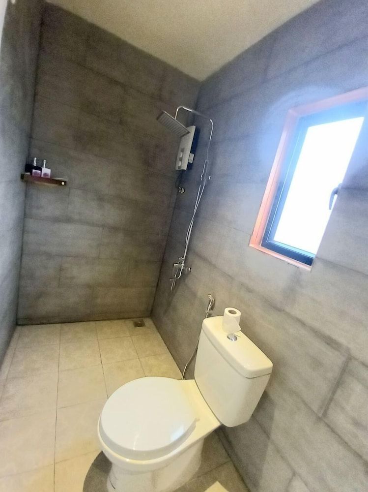 Kampot Tropical Village Deluxe Double Room 8