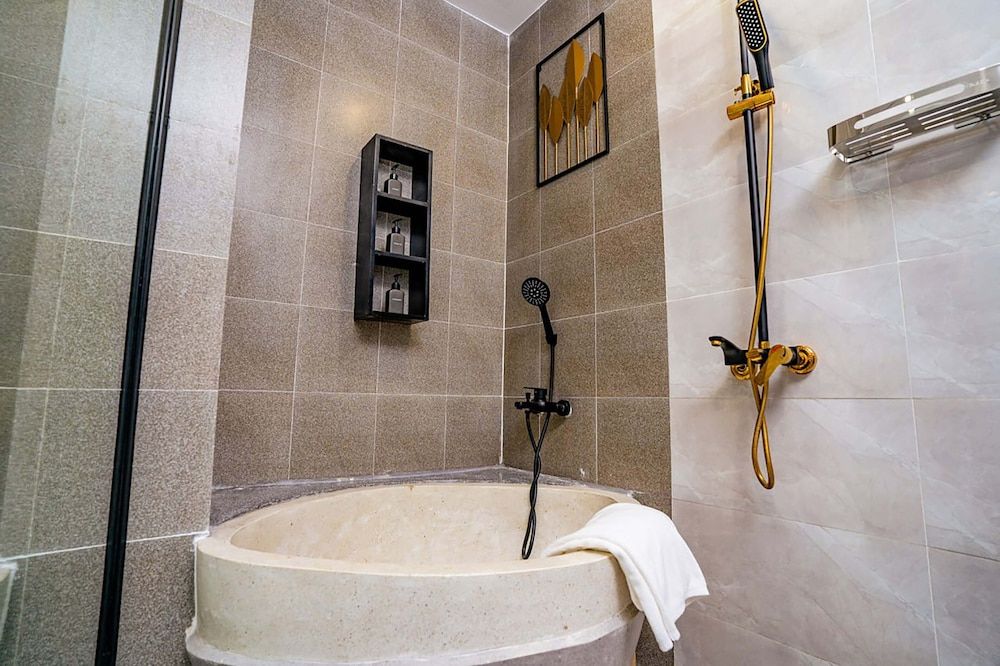 Rainforest Hotel by NSUN Deluxe Family Room 5