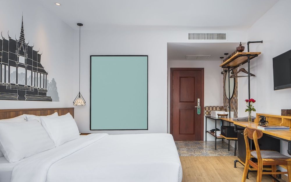 Phnom Penh 51 Hotel & Residences Superior Double Room 5