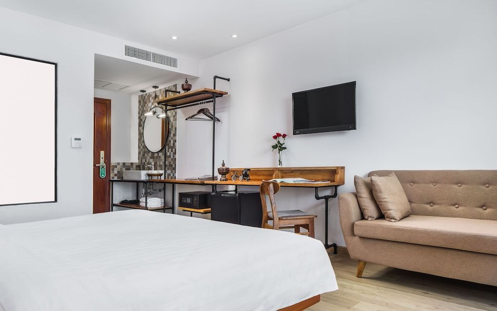 Phnom Penh 51 Hotel & Residences Superior Double Room 4