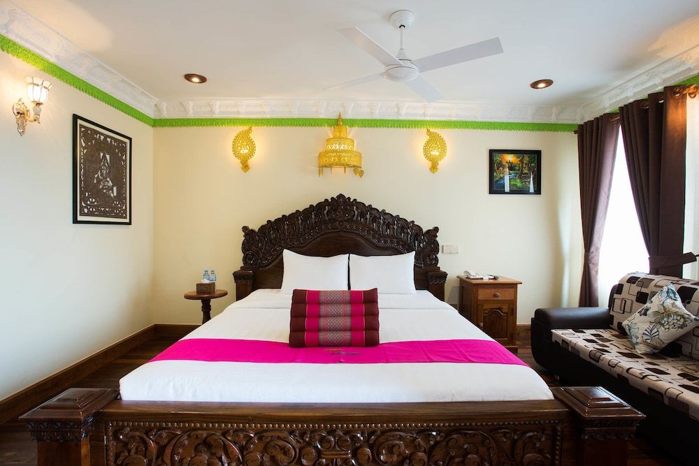 Okay Palace Hotel Deluxe Double Room 4