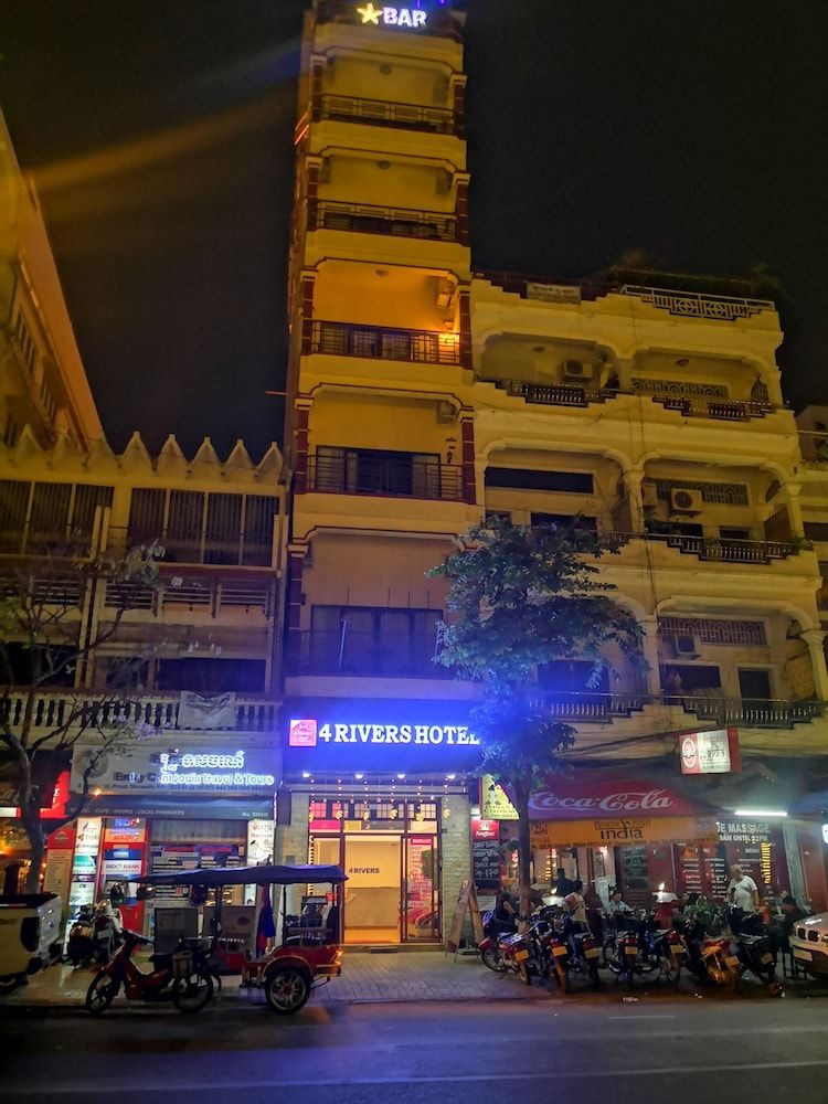 undefined 4 Rivers Hotel 6