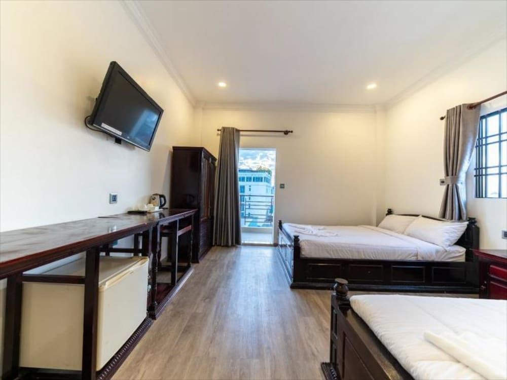 undefined 4 Rivers Hotel 5