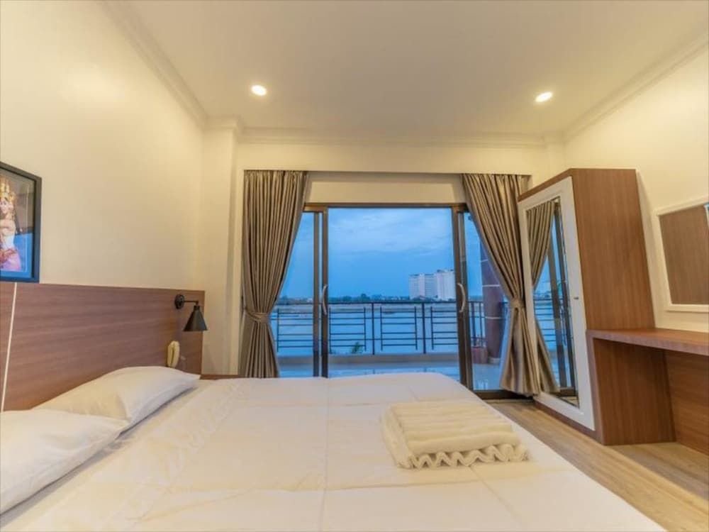 undefined 4 Rivers Hotel 4