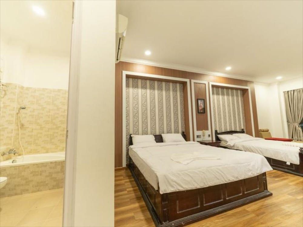 4 Rivers Hotel Twin Room, City View 4