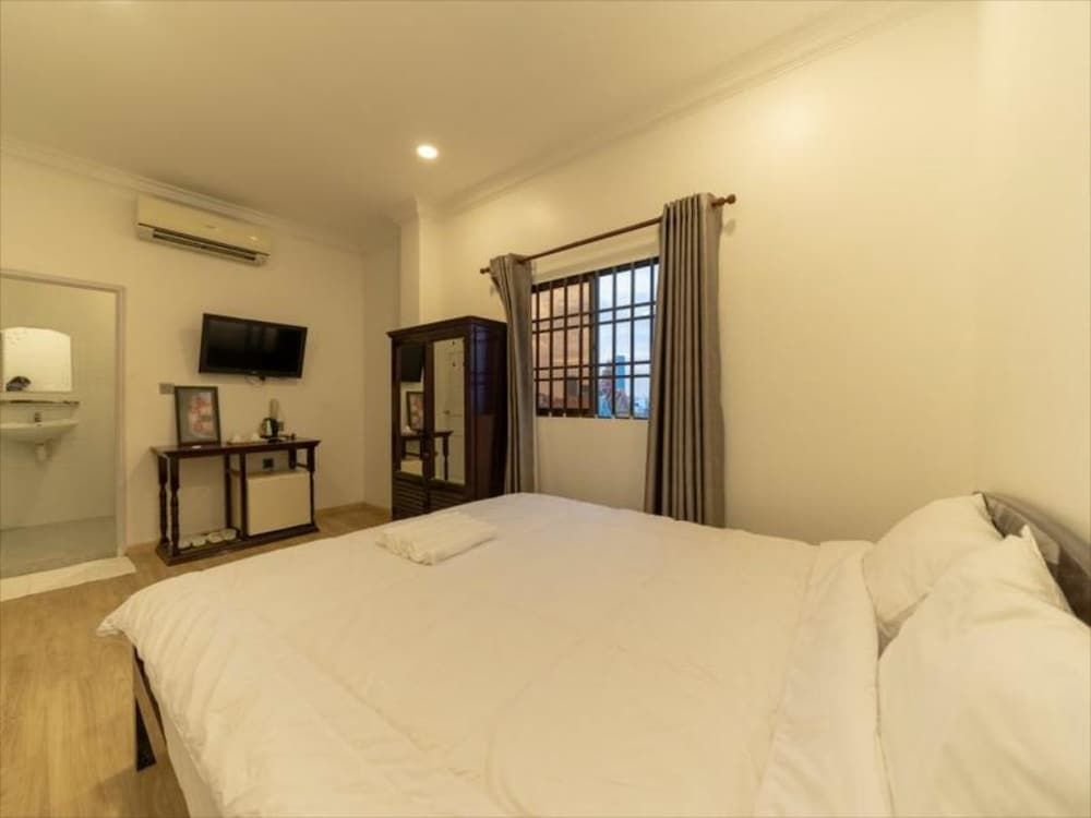 4 Rivers Hotel Double Room, No Windows 3