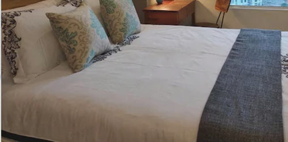 undefined New CityView Safe Home 5min to Downtown 7