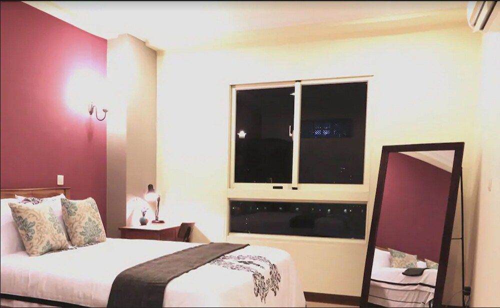 undefined New CityView Safe Home 5min to Downtown 9