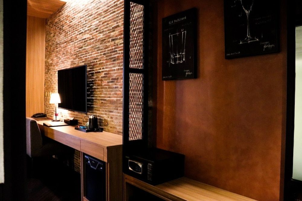 CHECK inn Phnom Penh BKK 1 Classic Twin Room 12