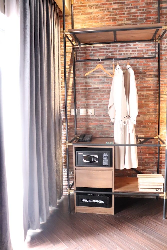 CHECK inn Phnom Penh BKK 1 Classic Twin Room 10