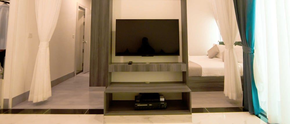 undefined The Twin B Palace Hotel & Apartments 7