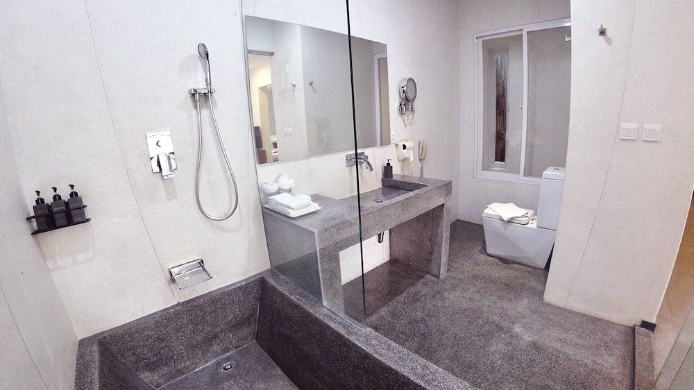 Hotel Records Family Suite 7