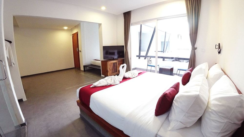 Hotel Records Family Suite 2