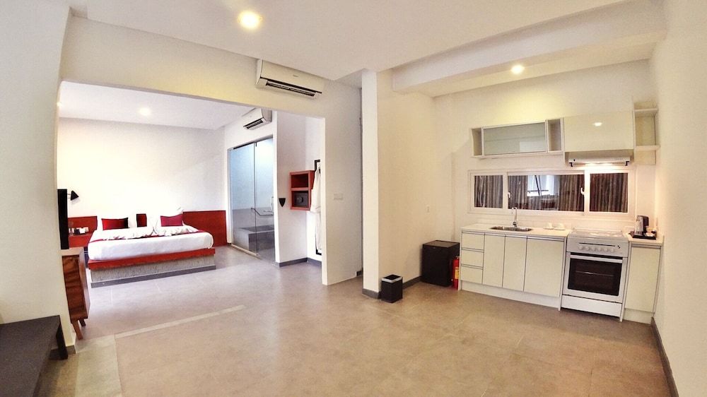 Hotel Records Family Suite 5