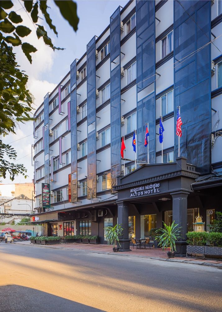 undefined Altos Hotel 5