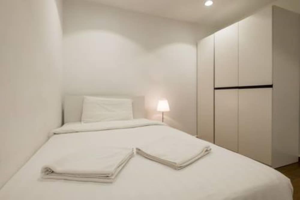 undefined Bellavita Service Apartment 3