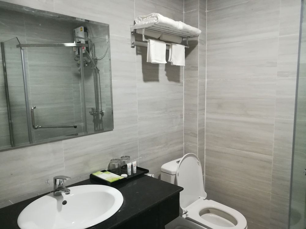 Golden Bay Hotel Superior Double or Twin Room 3