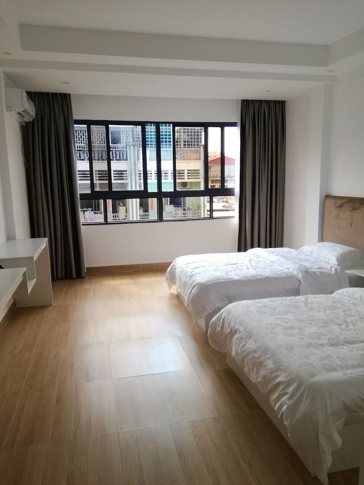 Golden Bay Hotel Studio Suite 4