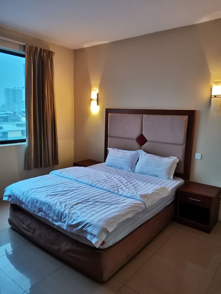 Oruseeey Hotel City View King Room 3