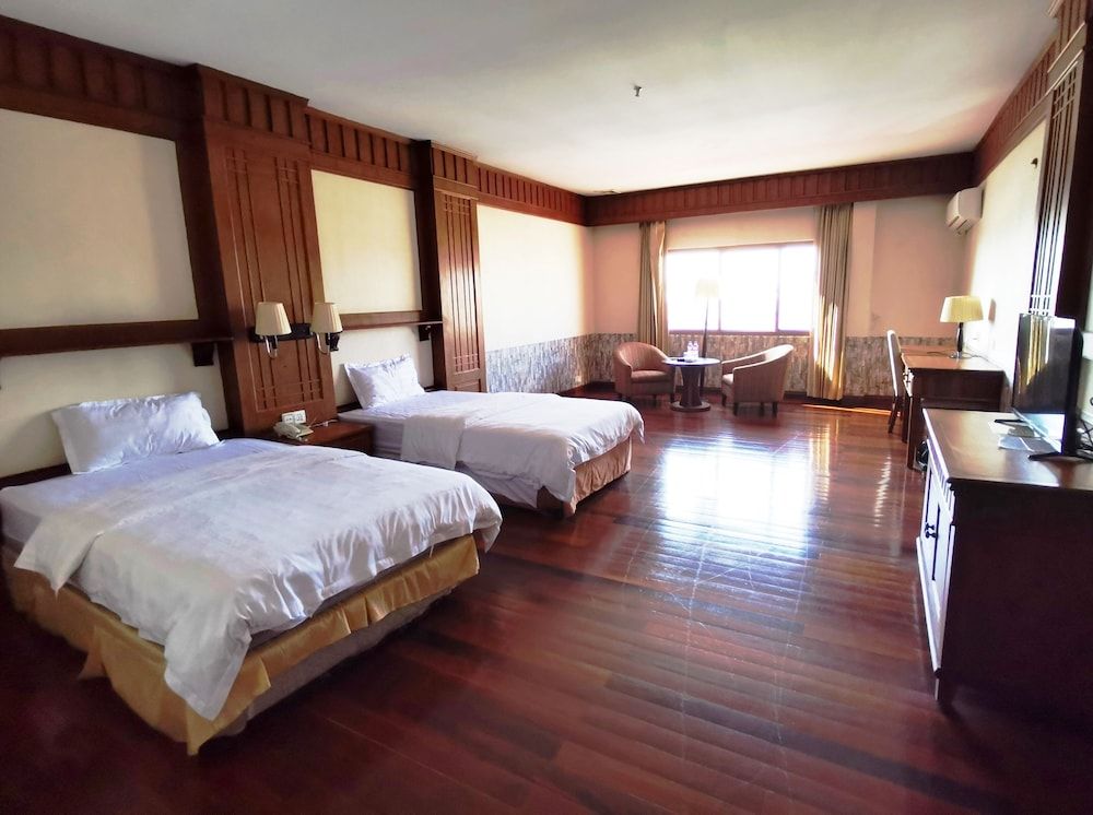 Oruseeey Hotel Deluxe City View Business Twin Room 3