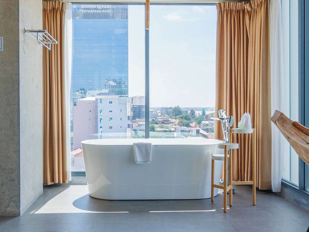 CHECK inn Phnom Penh Royal Palace Superior Studio Suite 7