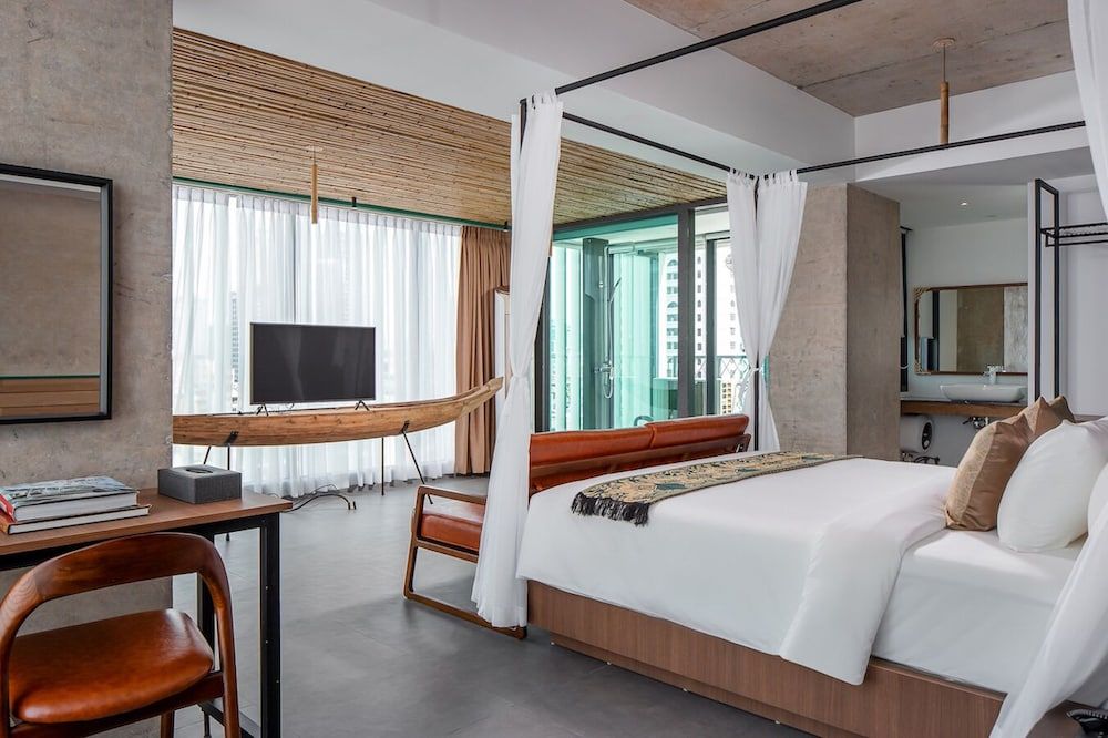 CHECK inn Phnom Penh Royal Palace Superior Studio Suite