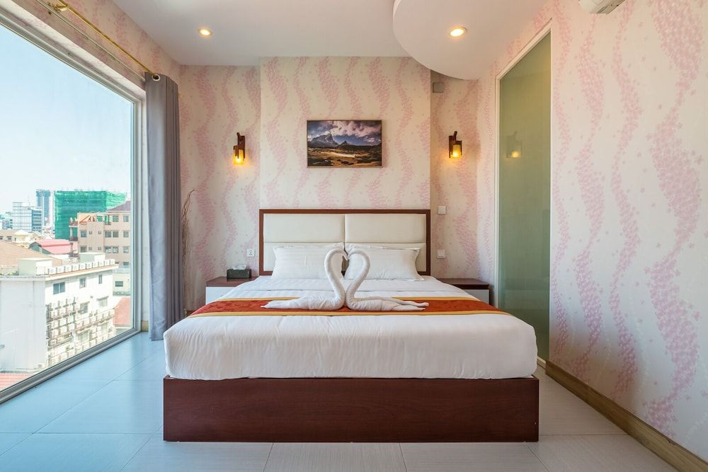 Colina Sky Hotel Phnom Penh Double Room with City View 4