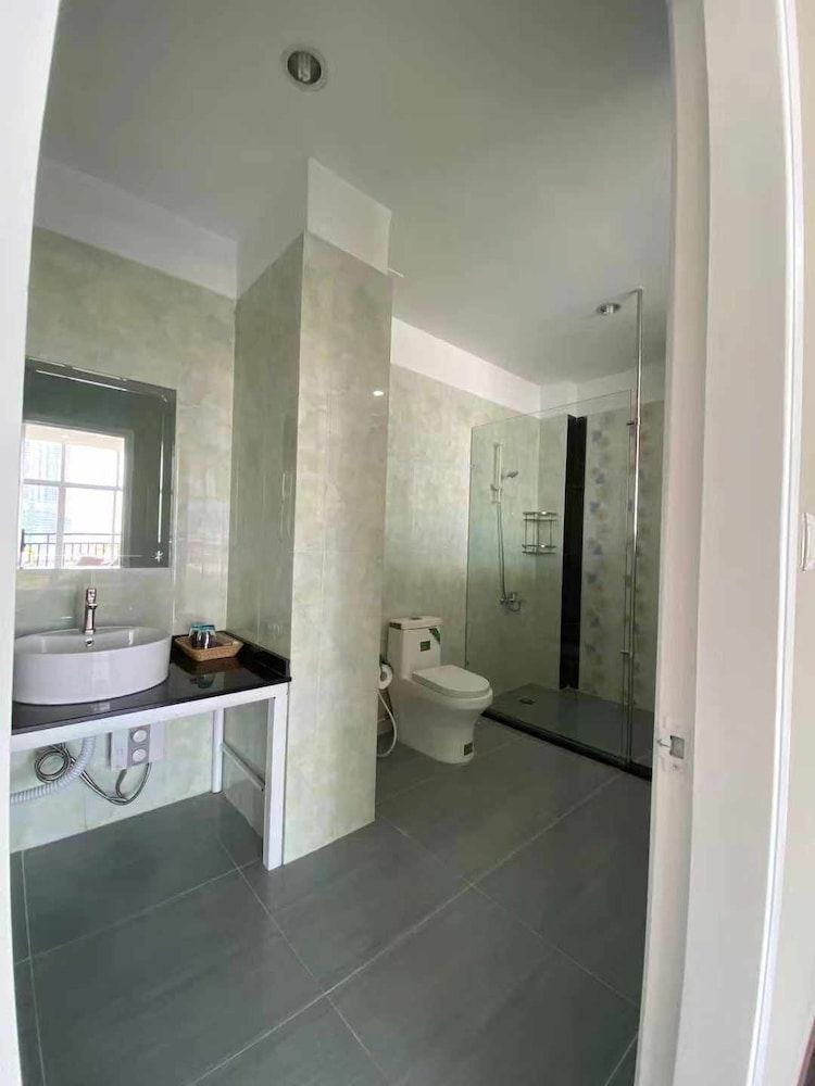 undefined LH Residence 6