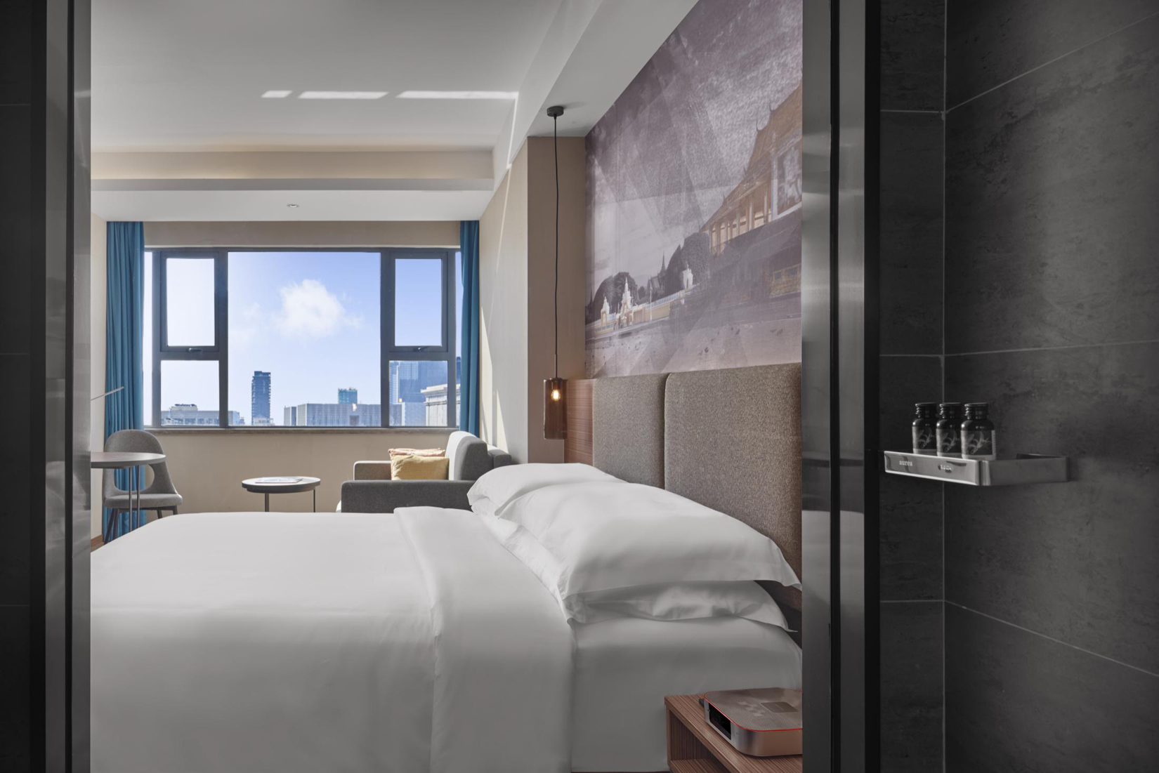 Aurea Central Hotel Superior King Room with Sofa Bed