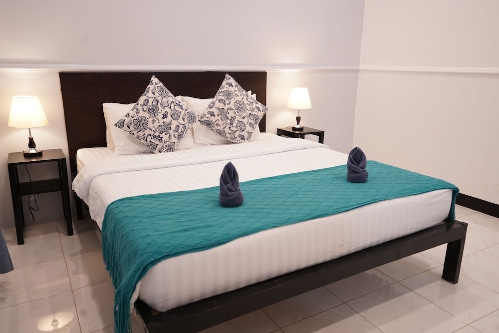 undefined The Birdcage Boutique 7