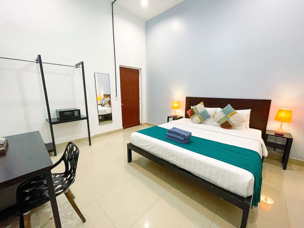 undefined The Birdcage Boutique