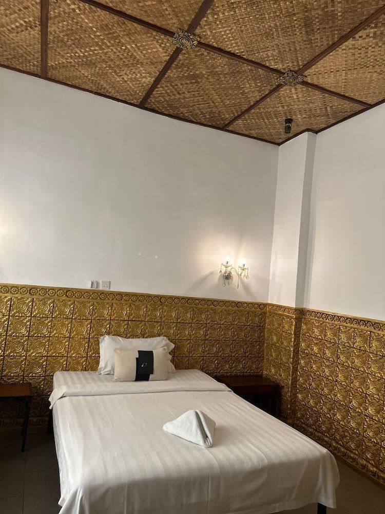 undefined Le Hotel Hotel 6