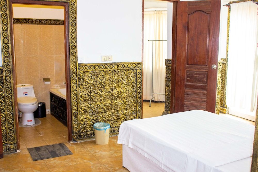 undefined Le Hotel Hotel 3