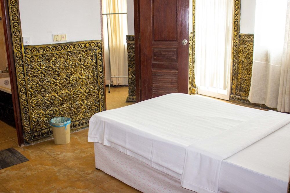 undefined Le Hotel Hotel 8