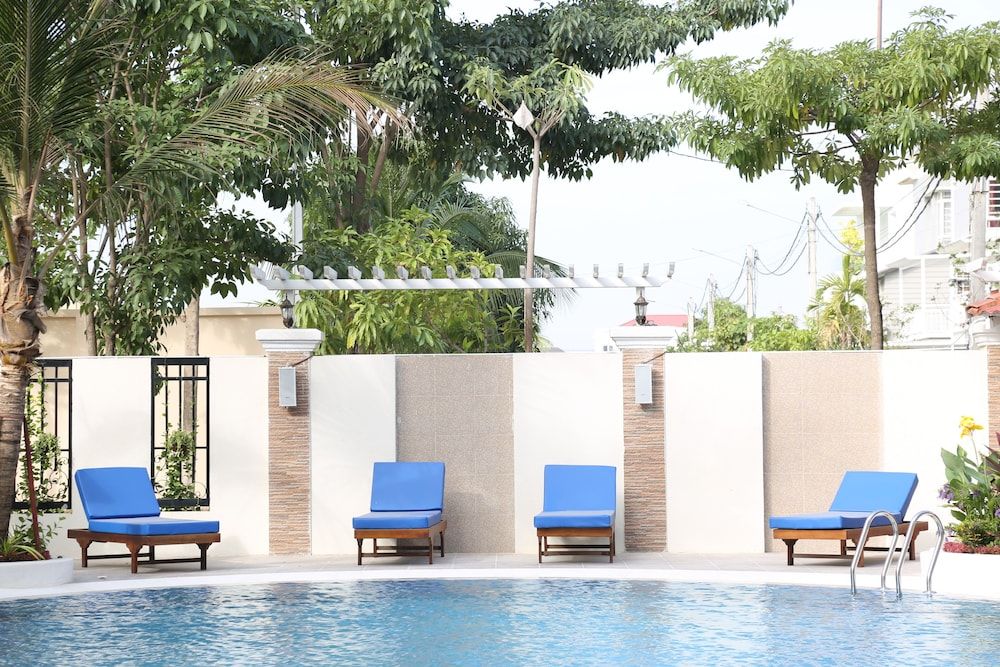 undefined 8008 Hotel 6