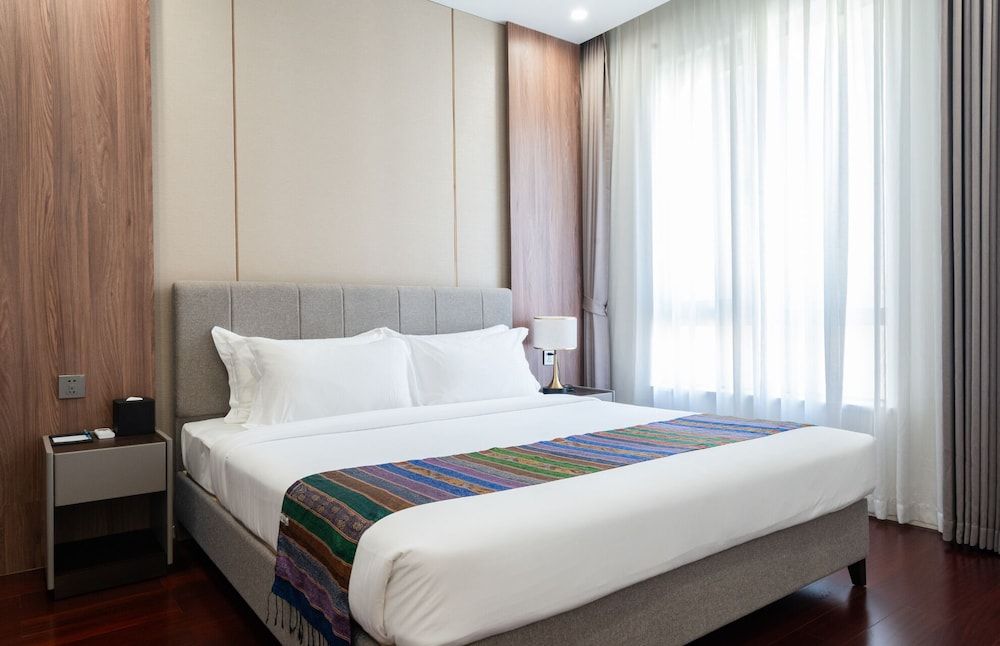 One Bedroom Deluxe (Access Lounge)