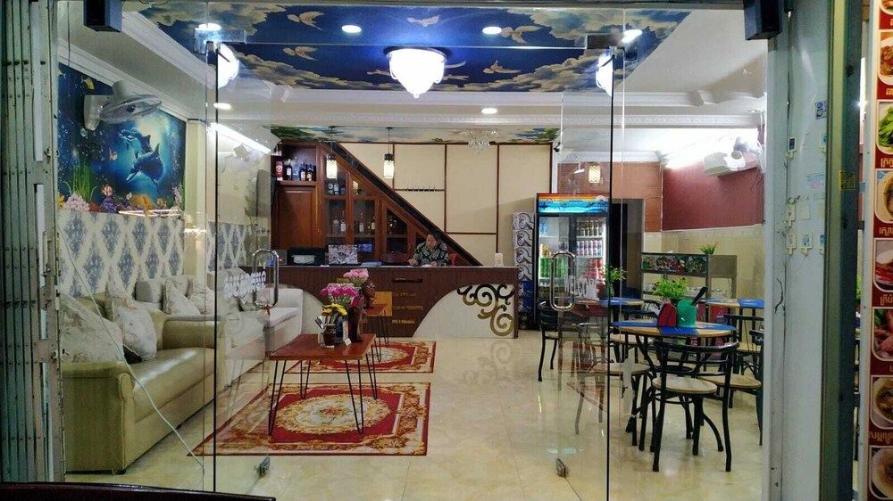 undefined Unique Hotel Management Service 4