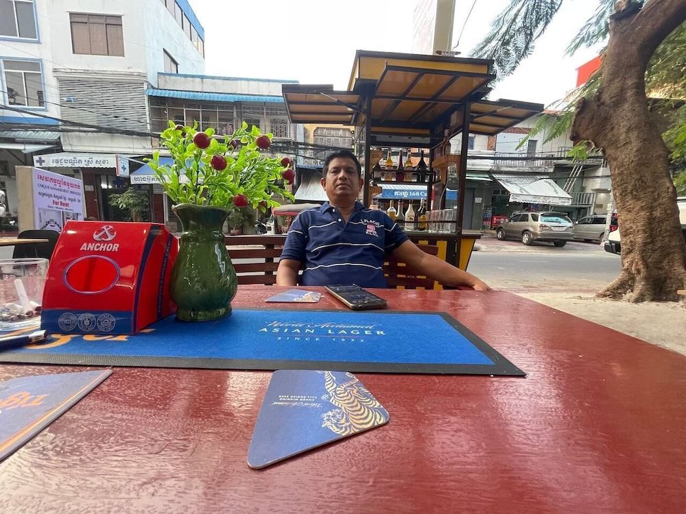 undefined Unique Hotel Management Service 2