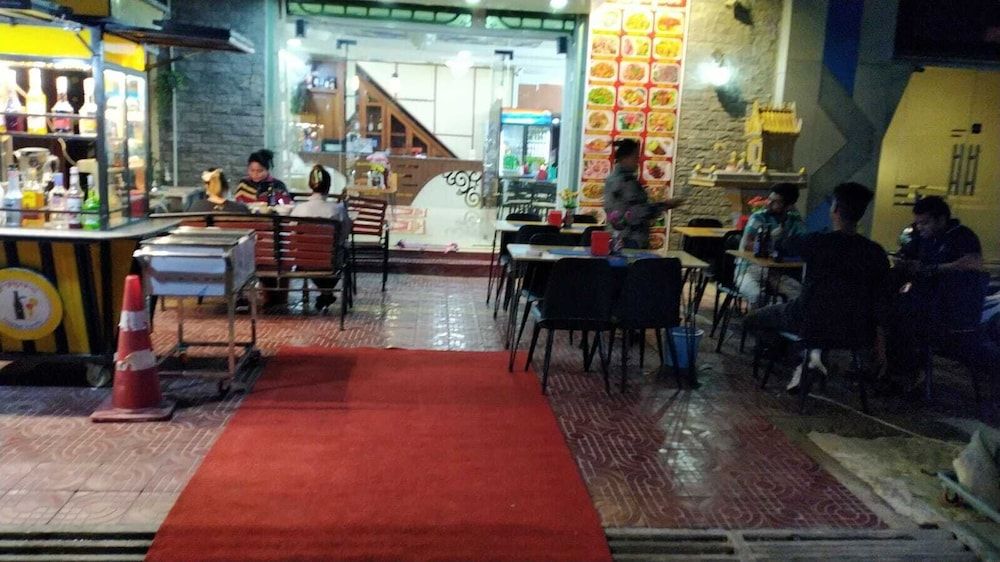 undefined Unique Hotel Management Service 10